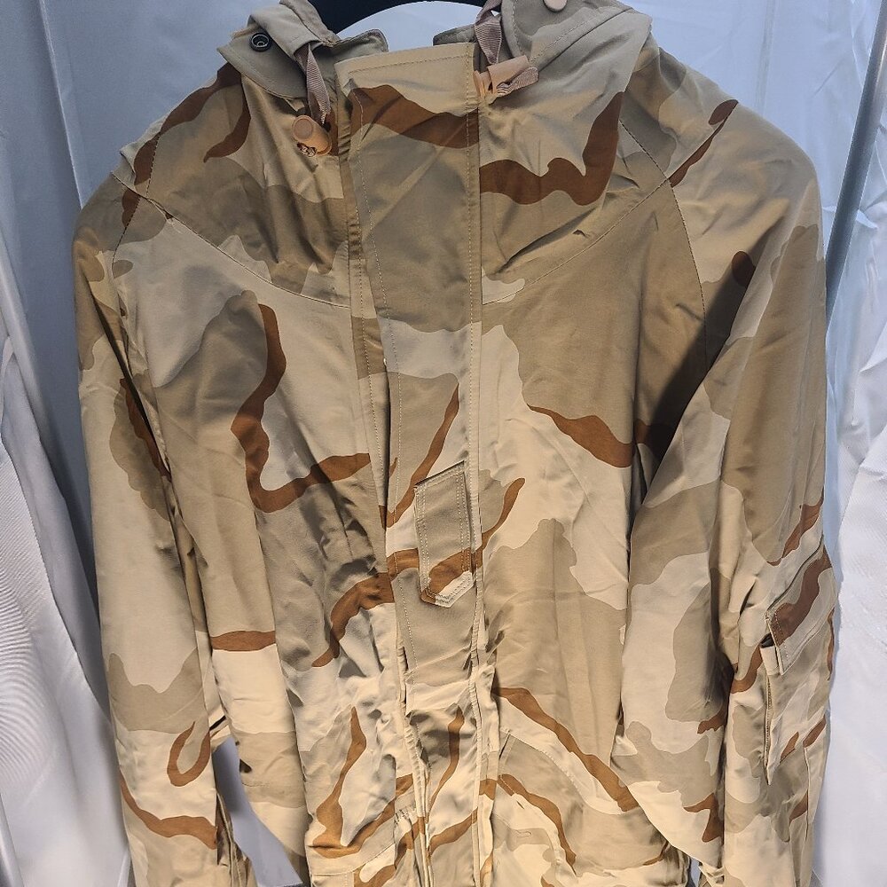 Genuine US army surplus ECWCS goretex parka in 3 colour tan DCU, size XXL-Reg